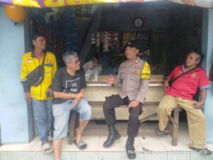 Bhabinkamtibmas Sambang Warga RW 04 Galur, Tingkatkan Deteksi Dini Kamtibmas
