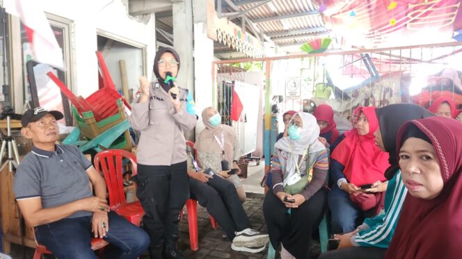 
					Polwan Jaga Jakarta Berikan Edukasi Kesehatan dan KDRT di RW 013 Tanah Tinggi