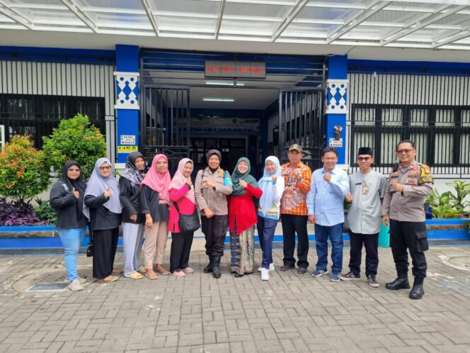 
					Polres Metro Jakarta Pusat Gelar Kegiatan Edukasi untuk Warga RW 03 Karet Tengsin