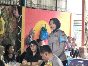 Polwan Jaga Jakarta Gelar Penyuluhan Perlindungan Perempuan dan Anak di Kebon Kelapa, Gambir