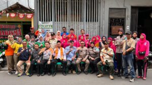 Polwan Jaga Jakarta (PJJ) Gelar Tatap Muka di RW 008 Karang Anyar, Berikan Edukasi dan Sosialisasi Keamanan kepada Masyarakat