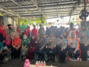 Polwan Jaga Jakarta Polres Metro Jakarta Pusat Sosialisasi Pencegahan KDRT di Tanah Tinggi