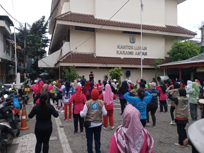 
					Bhabinkamtibmas Libatkan Ibu-Ibu Karang Anyar Perkuat Deteksi Dini Kamtibmas