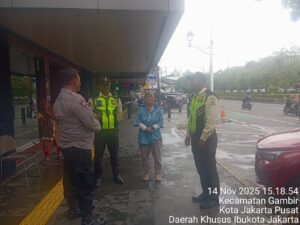 Bhabinkamtibmas Kebon Kelapa Sambangi Perkantoran Juanda Raya, Perkuat Komunikasi dan Pengawasan Lingkungan