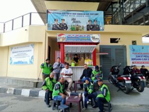 Gerai Ojol Mart Juanda Dorong Interaksi Positif antara Polisi dan Pengemudi Ojol