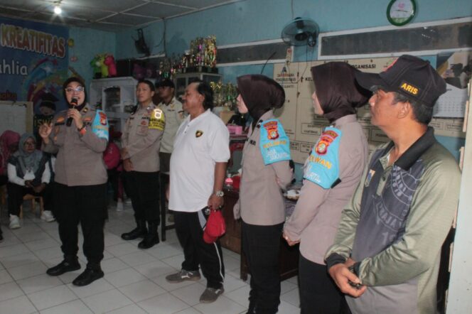 
					Polwan Jaga Jakarta Edukasi Warga Kebon Kosong soal KDRT dan Pelecehan Seksual Anak