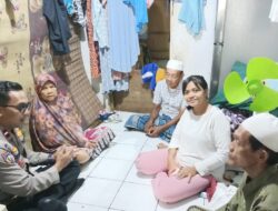 Aipda Ikhwan Bhabinkamtibmas Kampung Rawa Sambangi Korban Kejahatan, Tingkatkan Rasa Aman Warga