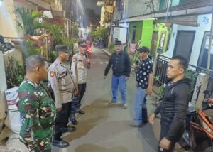 Patroli Terpadu Tiga Pilar Mantapkan Keamanan Malam di Menteng Sukabumi