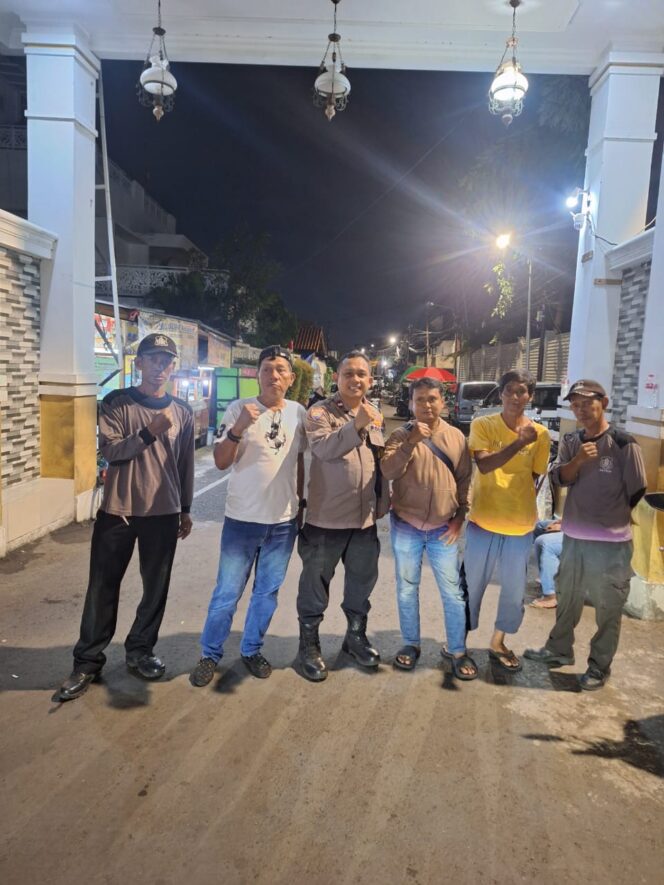 
					Bhabinkamtibmas Pegangsaan Perkuat Keamanan Satkamling RW 08 Pegangsaan