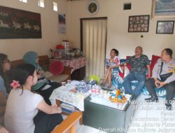 Bhabinkamtibmas Kelurahan Kenari Laksanakan Sambang dan Cooling System di RW 02