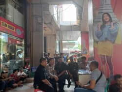 Cegah Kriminalitas, Polisi Sambangi Petugas Keamanan Pasar PGMTA Tanah Abang