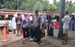 Polsubsektor Merdeka Barat Pantau Aktivitas Pengunjung Monas, Pastikan Keamanan Tetap Terjaga