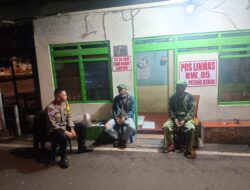 Bhabinkamtibmas Sambangi Satkamling RW 05, Perkuat Sinergi Warga dalam Menjaga Keamanan Lingkungan