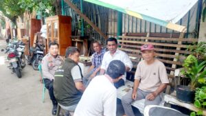 Gencarkan Patroli Dialogis, Bhabinkamtibmas Tanah Tinggi Rangkul Warga RW 06