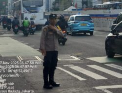 Polsubsektor Roxy Laksanakan Pengaturan Lalu Lintas Pagi di TL Kesehatan, Arus Kendaraan Terpantau Lancar