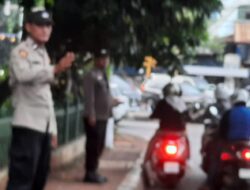 Antisipasi Kemacetan Sore Hari, Polsek Metro Tanah Abang Atur Lalin di TL Pejompongan