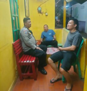 Sambang Malam Bhabinkamtibmas Kebon Sirih, Tegaskan Warga Bersatu Jaga Kamtibmas