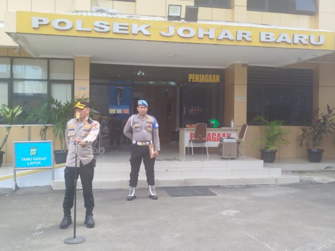 
					Apel Pagi Jam Pimpinan Kapolsek Johar Baru, Tekankan Disiplin dan Kebersihan Mako