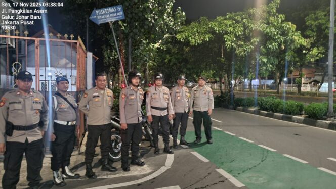 
					Pastikan Wilayah Tetap Aman dan Kondusif di Dini Hari, Polsek Johar Baru Gelar Patroli Cipta Kondisi