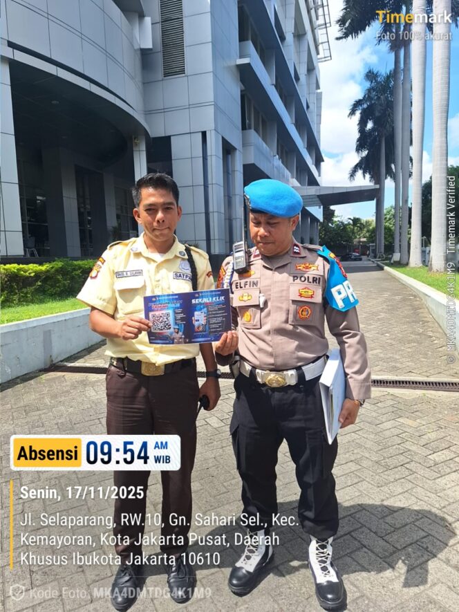 
					Transparansi Pelayanan! Propam Polri Gencarkan Stiker Pengaduan Cepat di Beberapa Lokasi Kemayoran