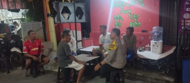 
					Bhabinkamtibmas Cikini Perkuat Satkamling Demi Menteng Aman Menjelang Pagi