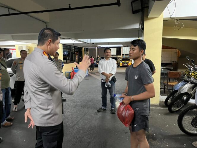 
					Polisi Tahan Pelaku Penusukan Remaja di Condet