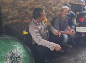 Bhabinkamtibmas Rawasari Sambangi Ketua RT, Bahas Kenyamanan Warga dan Antisipasi Gangguan Kamtibmas