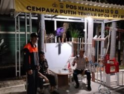 Polsek Cempaka Putih Tingkatkan Patroli Dialogis, Bhabinkamtibmas Sambangi Pos Kamling