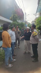 Petugas Gabungan Tindaklanjuti Laporan Warga Terkait Usaha Bahan Kimia di Pemukiman Cideng