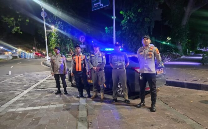 
					Patko 1041 Kawal Malam di Taman Suropati: Wujud Kehadiran Polri Jaga Menteng Kondusif