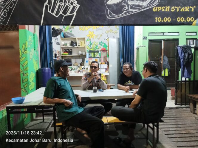 
					Patroli Humanis, Bhabinkamtibmas Kampung Rawa Sambang Door-to-Door RT06 RW05