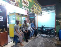 Bhabinkamtibmas Sambangi Ketua RT dan Keamanan RW Bahas Situasi Kamtibmas Sumur Batu