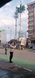 Rutin Atur Lalu Lintas dan Strong Point Pagi Hari, Polisi Standby di Pertigaan Kebon Kacang