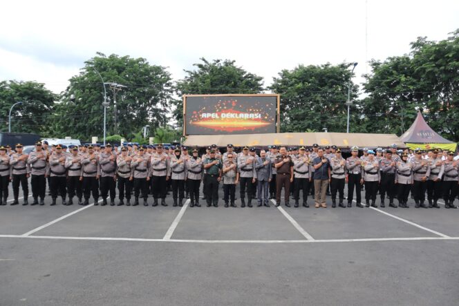 
					Polres Metro Bekasi Kota Gelar Apel Deklarasi, Tegaskan Komitmen WBK-WBBM