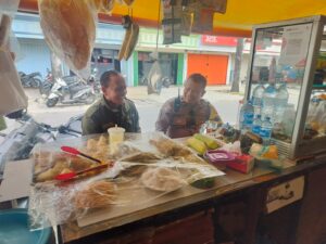 Bhabinkamtibmas Duri Pulo Lakukan Sambang dan Patroli Door to Door Jaga Kondusivitas Lingkungan