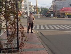 Polsek Metro Gambir Lakukan Pelayanan Lalin Pagi di TL Pecenongan, Arus Kendaraan Terpantau Lancar