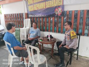 Bhabinkamtibmas Kampung Rawa Lakukan Patroli dan Sambang Warga RT04/RW07