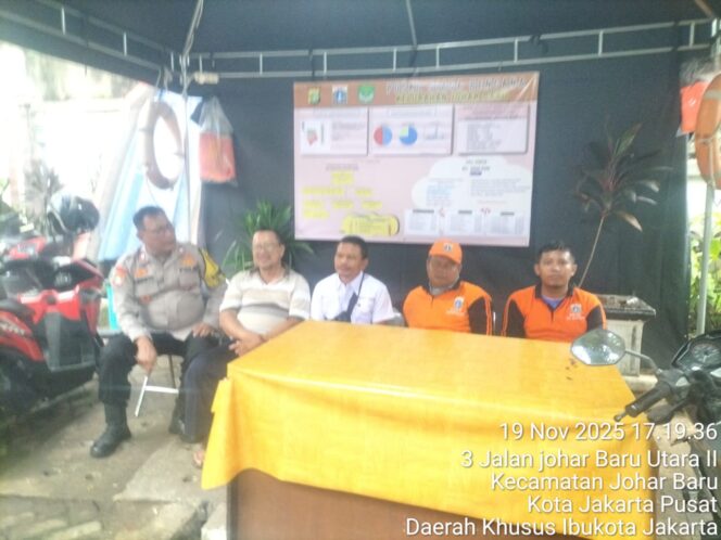 
					Patroli Dialogis dan Sambang Door to Door, Bhabinkamtibmas Johar Baru Perkuat Keamanan Lingkungan