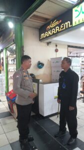 Bhabinkamtibmas Kebon Kacang Sambangi Pasar Blok C, Imbau Petugas Keamanan Tetap Lakukan Patroli