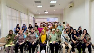 Polwan Jaga Jakarta Edukasi PKK Kramat soal Bahaya Kekerasan dan Perlindungan Perempuan