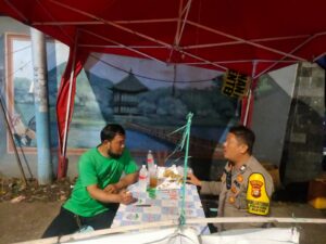Bhabinkamtibmas Kebon Sirih Patroli Kolaboratif Jaga Kalipasir Dari Kerawanan Malam Hari
