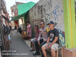 Bhabinkamtibmas Kampung Rawa Lakukan Patroli dan Sambang Door to Door, Perkuat Deteksi Dini di Wilayah RT 02 RW 01