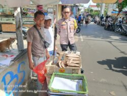 Polri Hadir di Tengah Warga: Bhabinkamtibmas Kampung Rawa Perkuat Silaturahmi dan Keamanan di Pasar Gembrong