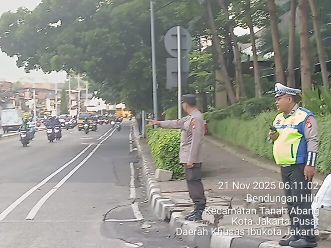 
					Pelayanan dan Respons Cepat Petugas pada Pengaturan Arus Lalu Lintas Pagi Hari di TL Pejompongan Raya