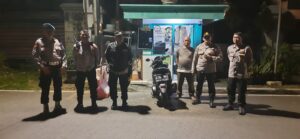 Patroli Kolaborasi Tiga Pilar Menteng Perkuat Keamanan Malam di Jalan Garut Rw 07 Menteng
