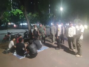 “Jaga Jakarta” Patroli Tiga Pilar Polsek Kemayoran Amankan Malam Warga, Antisipasi Tawuran hingga Balap Liar
