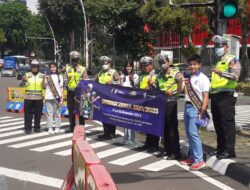 Satlantas Jakpus Gelar Edukasi Keselamatan dalam Operasi Zebra Jaya 2025 di Tugu Tani