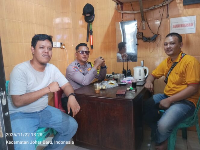 
					Door to Door Sambang, Polsek Johar Baru Perkuat Keamanan RT 11/RW 02 Kampung Rawa