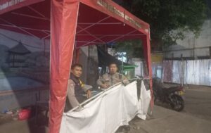 Patroli Dini Hari di Perbatasan Kalipasir, Bhabinkamtibmas Pastikan Cikini Aman dan Kondusif
