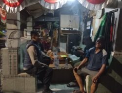 Bhabinkamtibmas Cikini Sambangi Satkamling Rw 05 Cikini, Tekankan Kewaspadaan Lingkungan dan Bahaya Narkoba